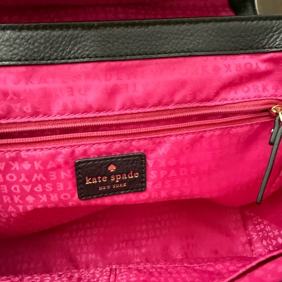 Kate Spade: Black and White Handbag - Picture 3 of 11